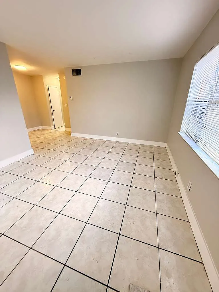 Building Photo - 5926 Thomas St #1
