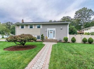 12 Elm St, Stanhope, NJ 07874