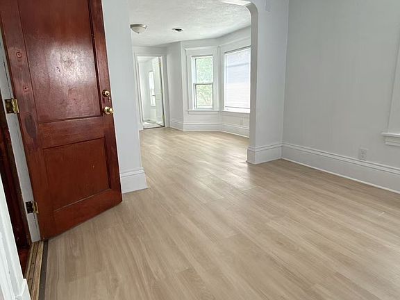 2nd image of 4318 Humboldt Ave N Floor 2