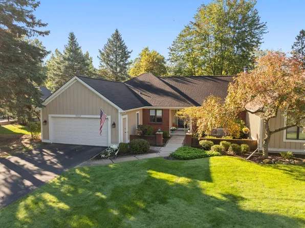 5126 S Quail Crest Dr SE, Grand Rapids, MI 49546