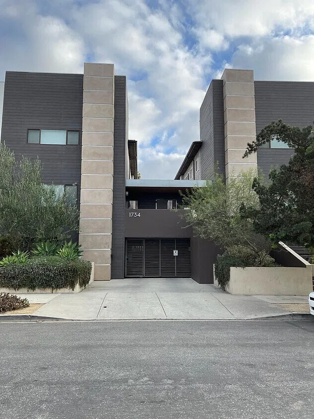 S Westgate Ave, Los Angeles — Photo 3