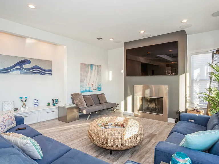 749 Dune Rd — Photo 5