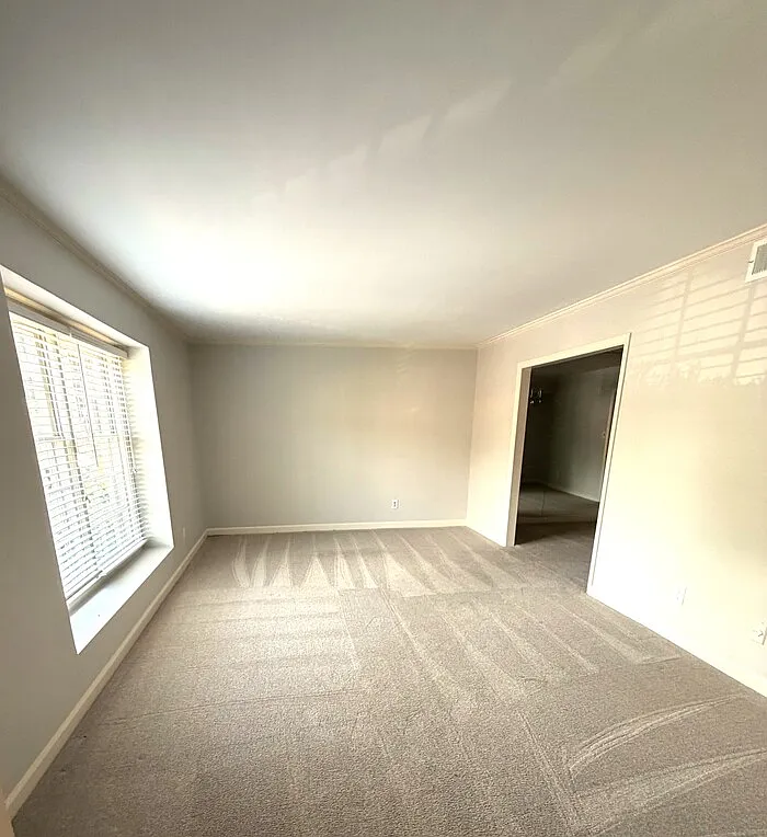 3 bed, 2.5 bath, 1917 sqft, $2,450 — Photo 2