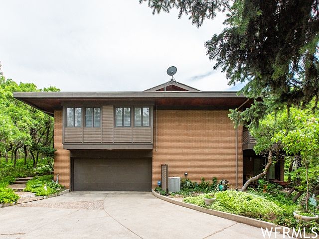 1st image of 4154 S Parkview Dr