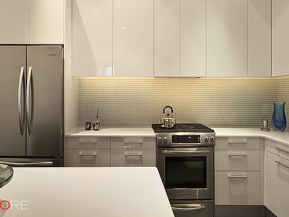 3rd image of 81 Franklin St APT 5S