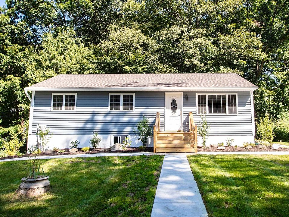 1st image of 23 Oakfield Dr