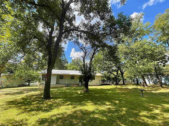 3rd image of 60 Sue Ann Dr