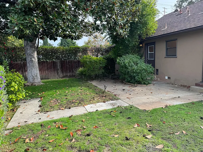 10603 Camarillo St — Photo 26