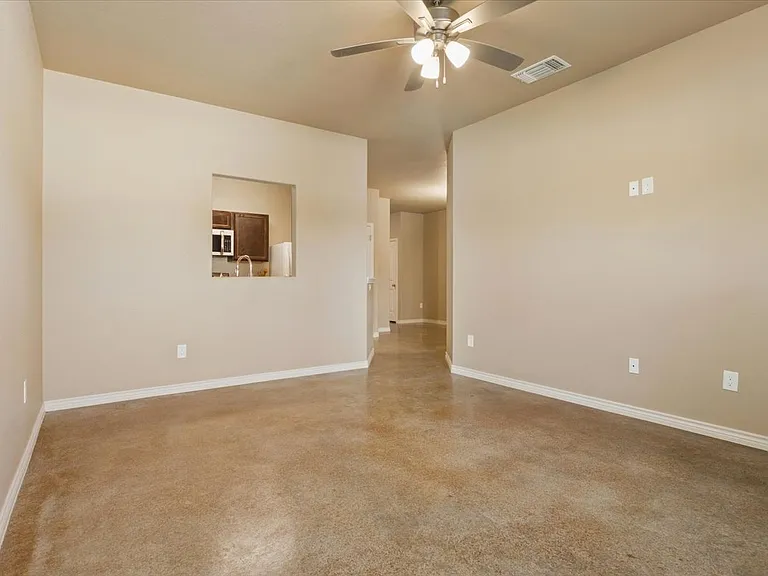 1101 College Ave — Photo 6