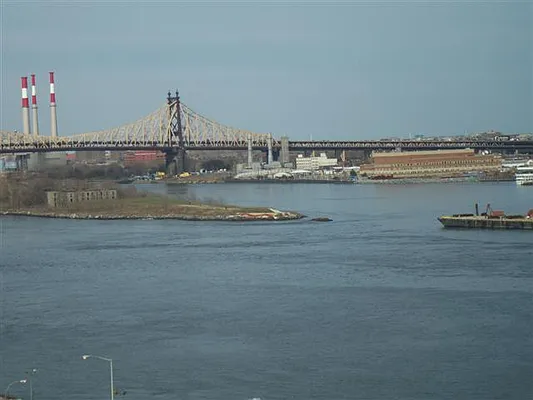 Rented by Luxury Habitat | media 35