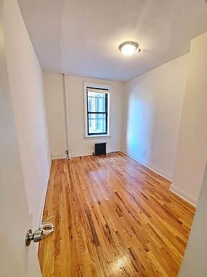 3rd image of 724 E 27th St #F2