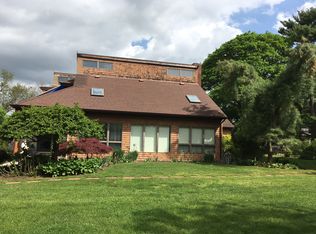 125 Jericho Tpke, Old Westbury, NY 11568