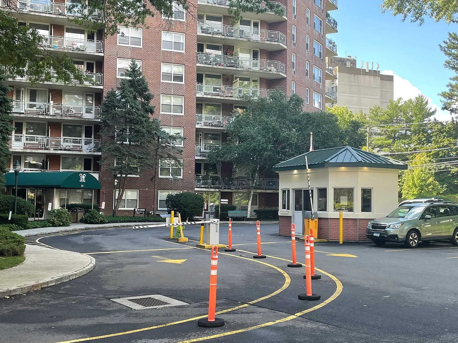 2 bed, 1.0 bath, 875 sqft, $2,900 — Photo 3