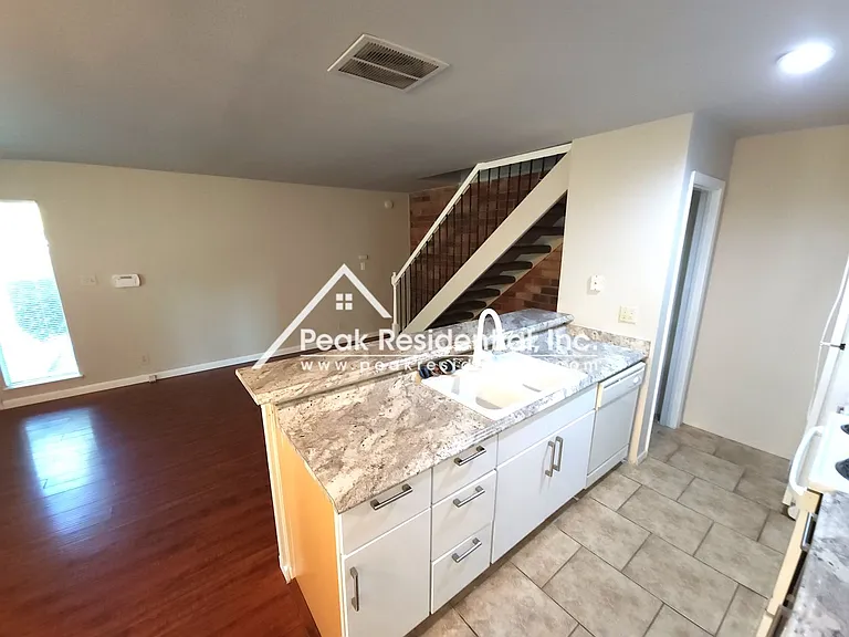 5948 Walerga Rd #3 — Photo 9