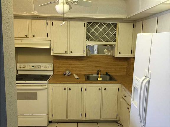 4th image of 16950 W Dixie Hwy APT 336