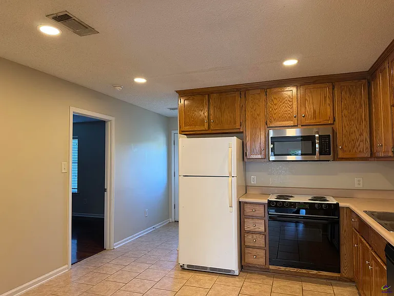 224 Katelyn Cir — Photo 6