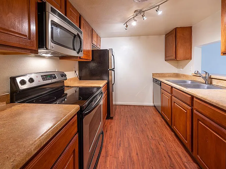 UPGRADED T3 TOWNHOME KITCHEN