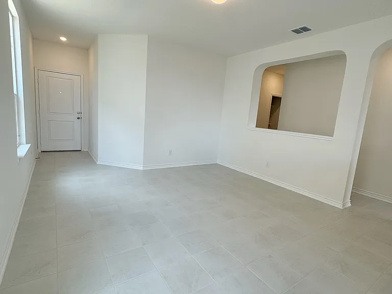 15346 Oceanus Dr — Photo 3