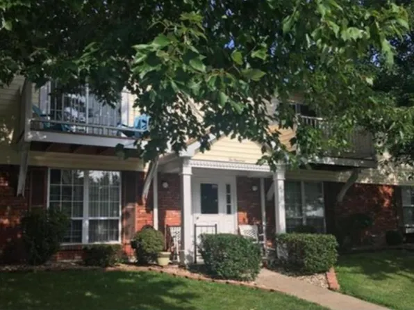208 Huckleberry Heights Dr #208, Hannibal, MO 63401