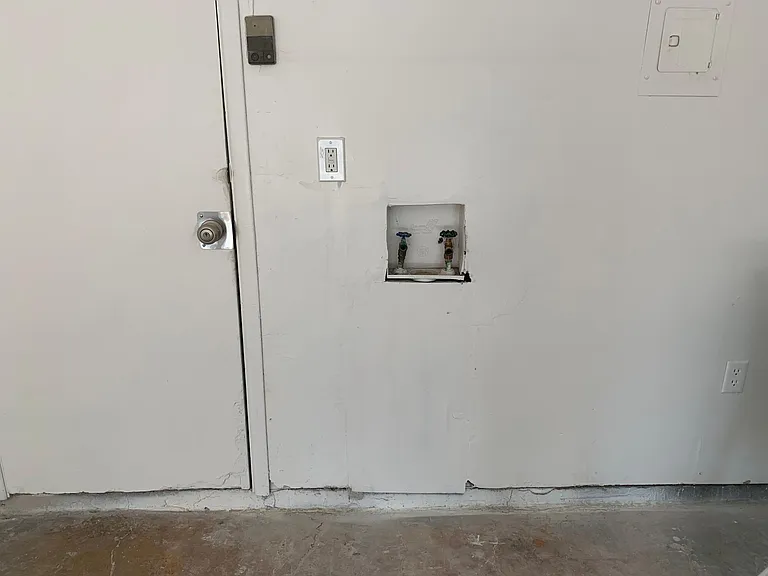 Washer/dryer hookups in garage