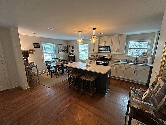 4th image of 5 Stratford Rd