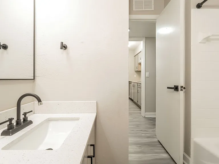 Hunters Glen Apartments — Photo 21