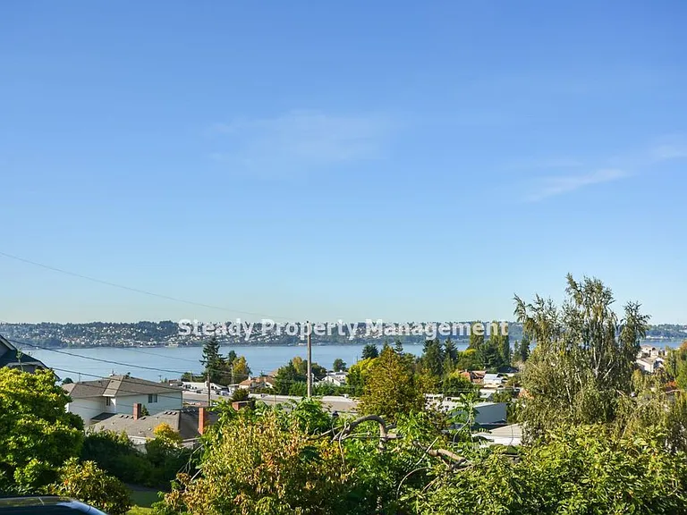 6803-6805 E Side Dr NE — Photo 2