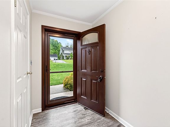 5th image of 5590 Folkestone Dr