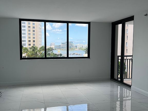 3rd image of 540 Brickell Key Dr APT 916