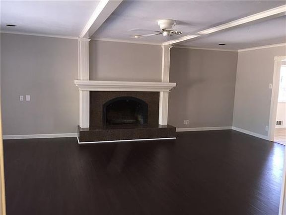 4th image of 3929 Roanoke Dr