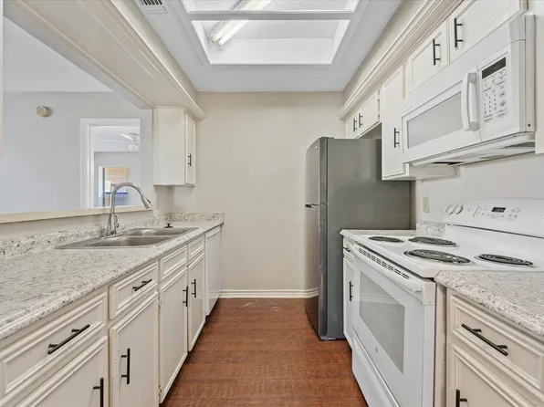 714 Royal Crest Dr, Richardson, TX 75081