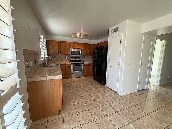 4th image of 1338 E 10th Pl
