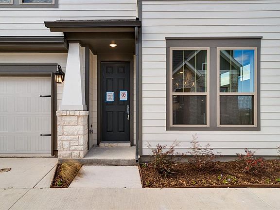 4th image of 2221 Offerande Dr W
