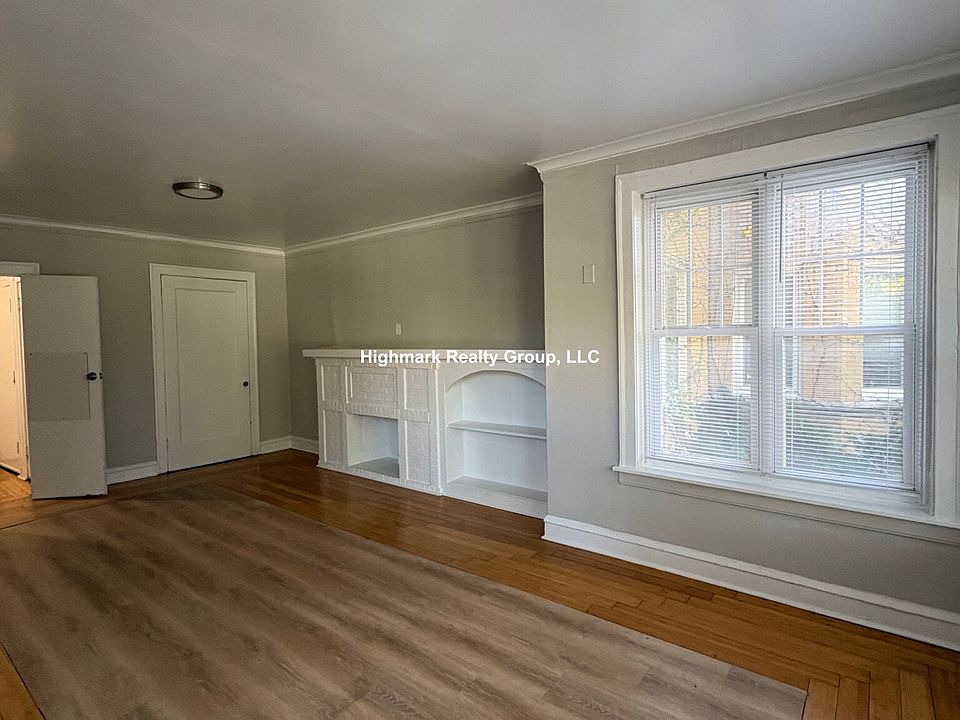 1st image of 6304 N Oakley Ave #1A