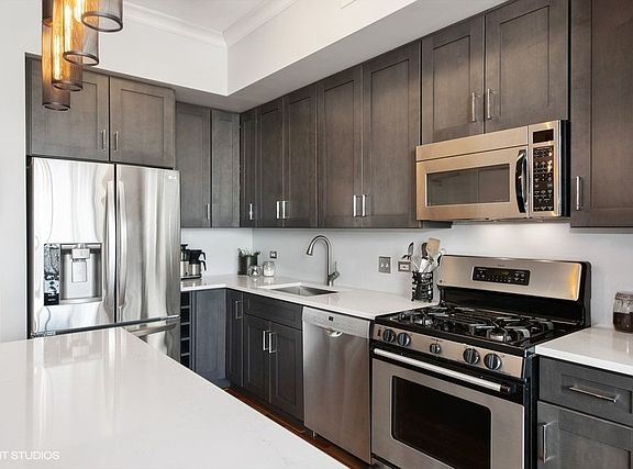 4th image of 600 N Kingsbury St APT 103