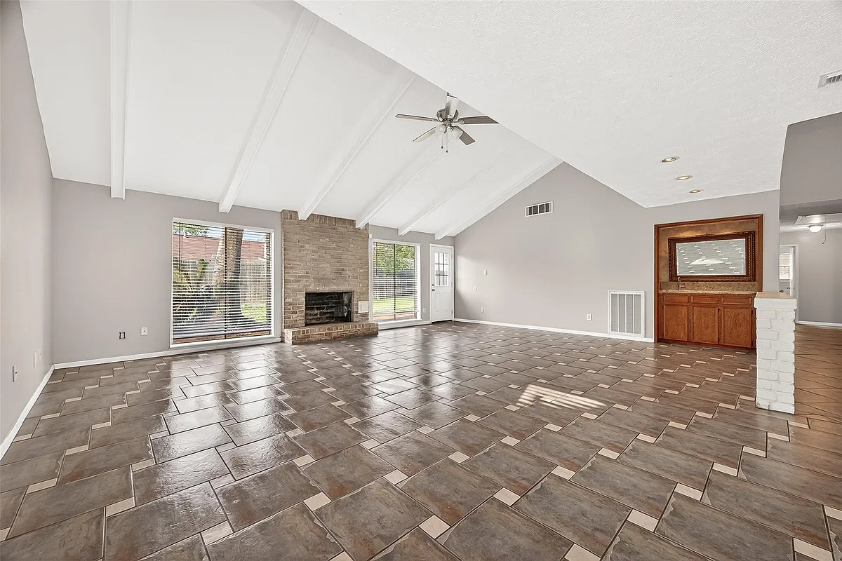 Building Photo - 21318 Park Brook Dr