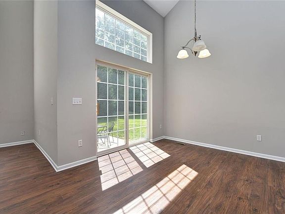 3rd image of 29301 Hummingbird Cir #1