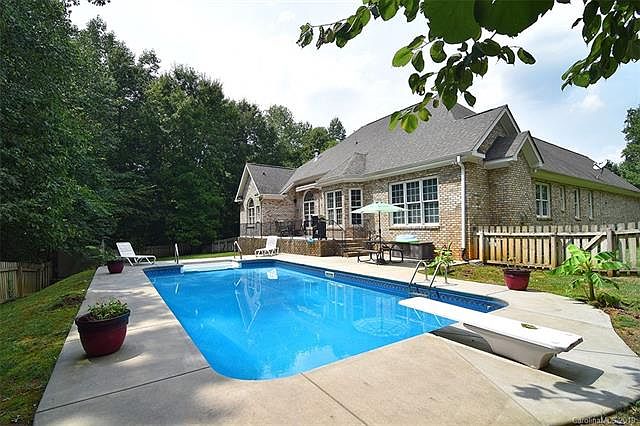 1st image of 8612 Annaleis Ct