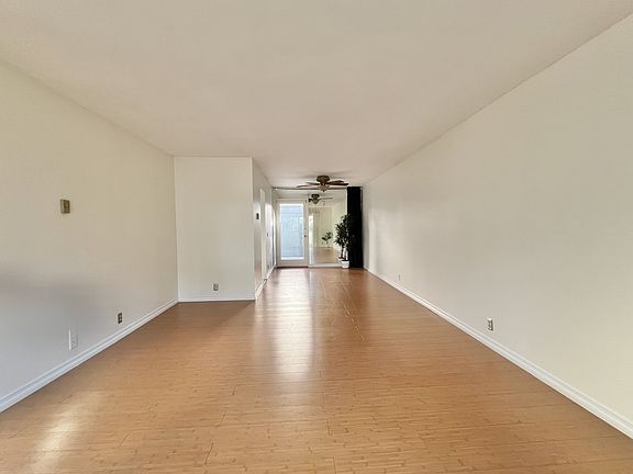 3rd image of 6966 Park Mesa Way #19-1