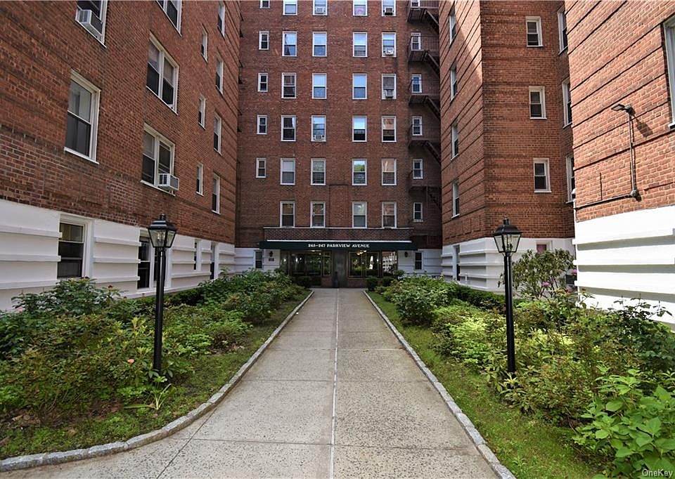 1st image of 245 Parkview Ave APT 6B
