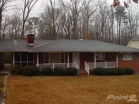3BR, 2BA brick ranch