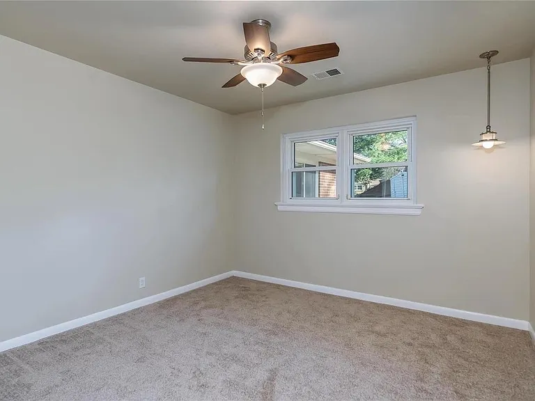 934 Briarwood Ln — Photo 20