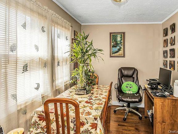 5th image of 62 Ash Street