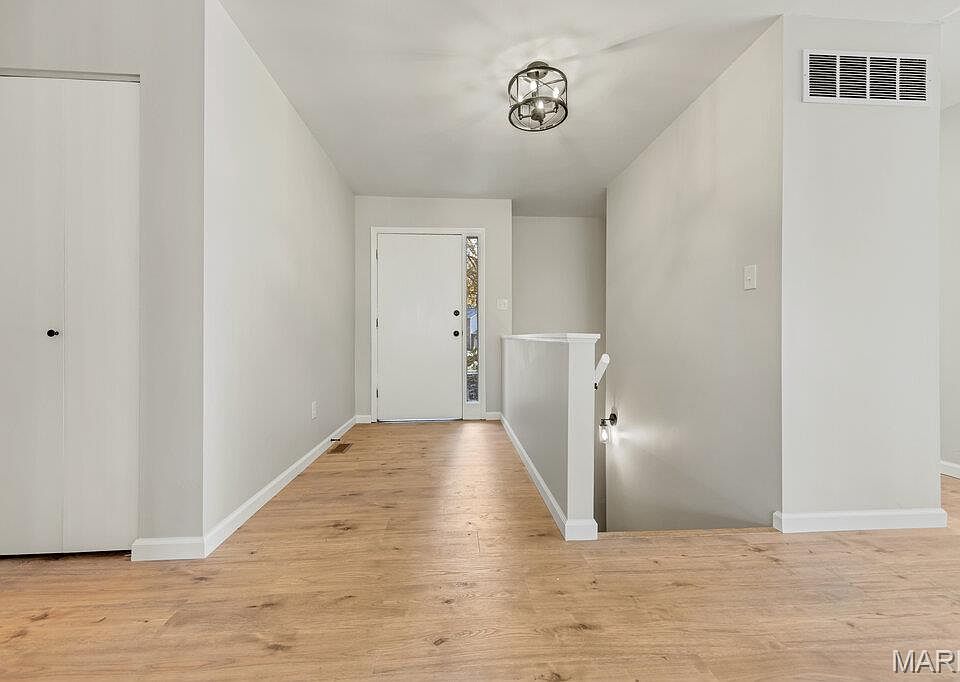 15795 Scenic Green Ct, Chesterfield, MO 63017 | Zillow