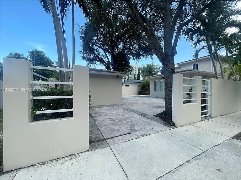 383 SW 25th Rd — Photo 33