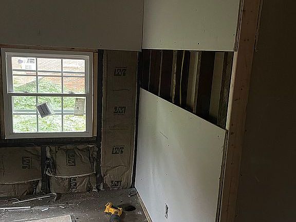 4th image of 16 Gregg St