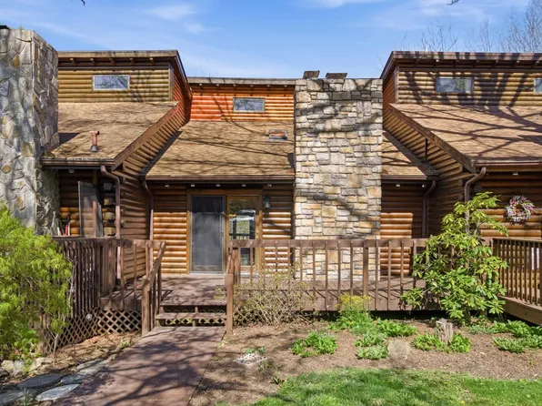9 Windstream Ct, Radford, VA 24141