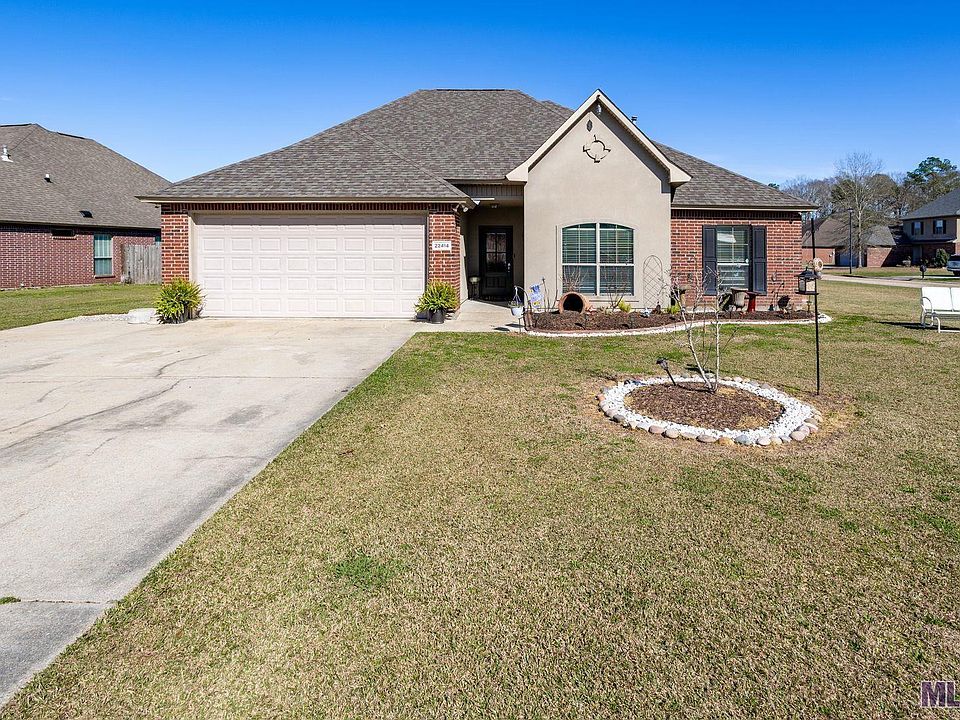 1st image of 22414 Balmoral Dr