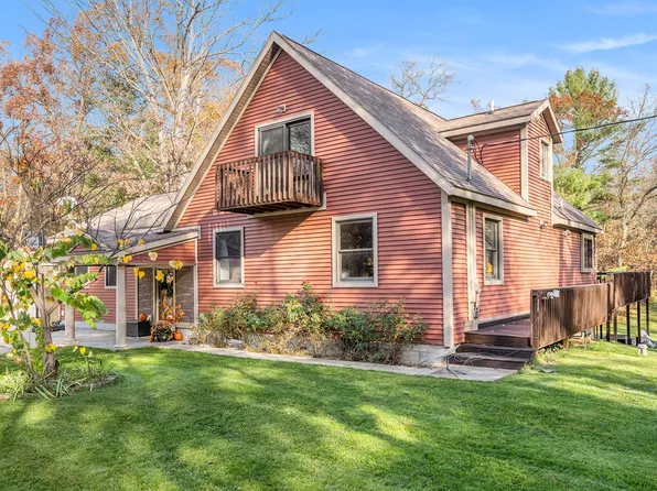 556 Silver Creek Rd, Whitehall, MI 49461