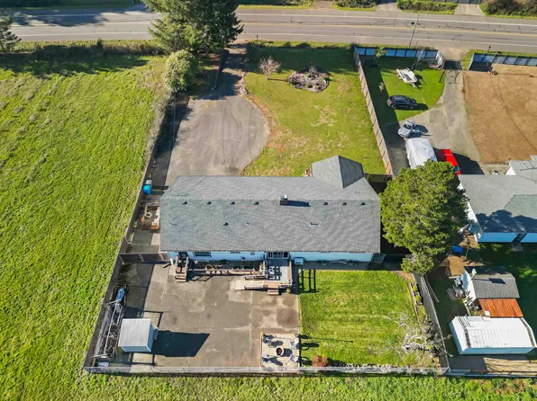5051 Lake Earl Dr, Crescent City, CA 95531